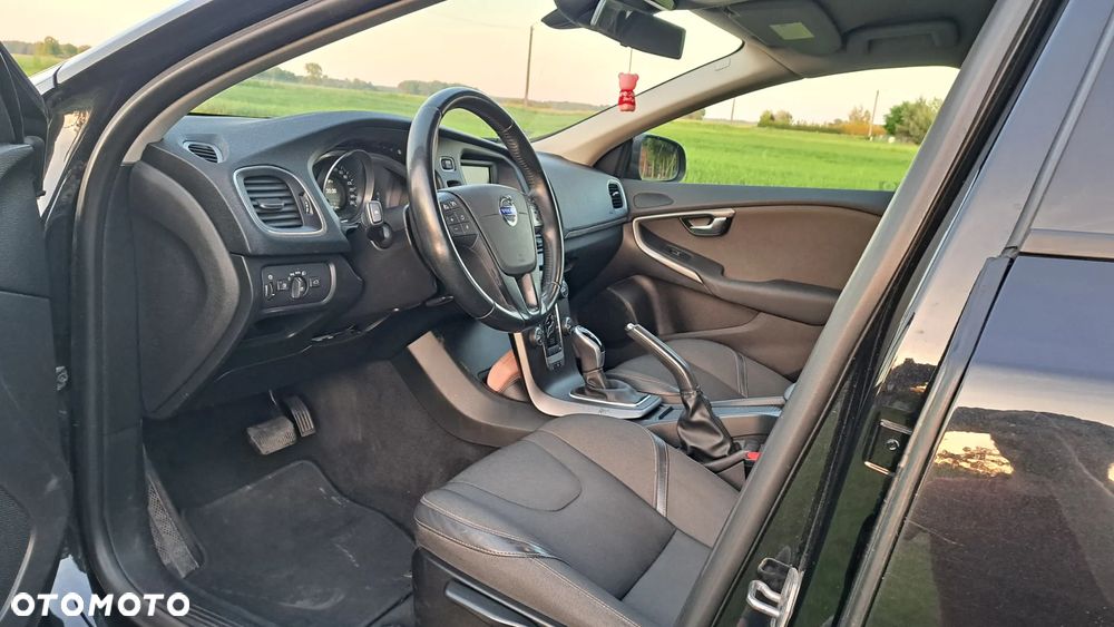 Volvo V40 D3 Momentum - 11