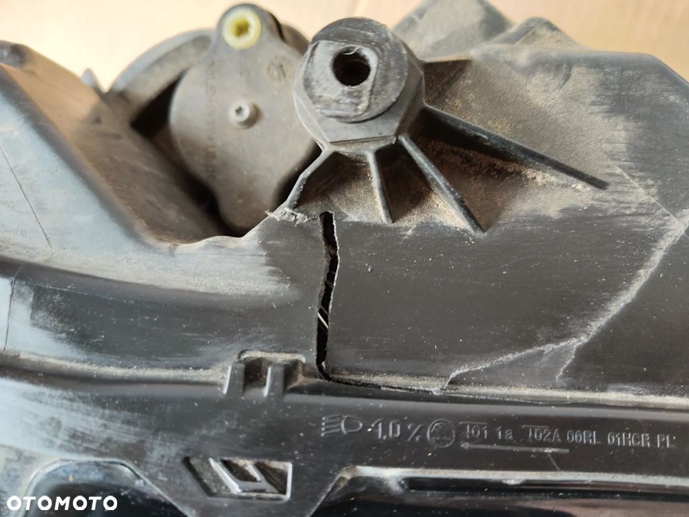 Skoda Scala Lampa przednia Prawa  657 941 016 - 7