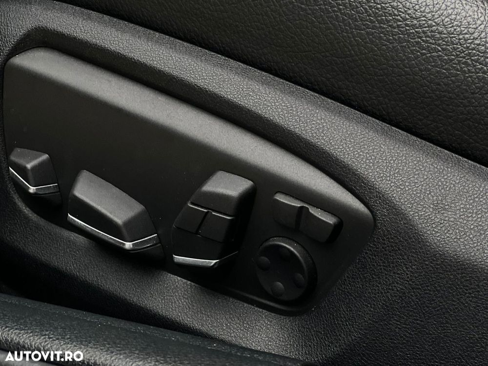 BMW Seria 5 525d xDrive Aut. Luxury Line - 7