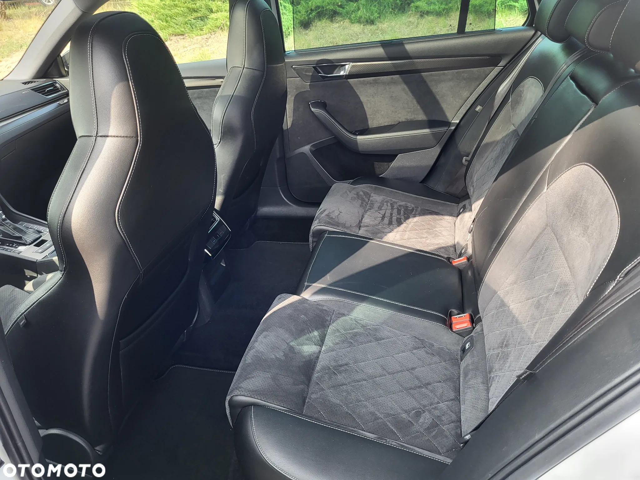 Skoda Superb 2.0 TSI 4x4 DSG Sportline - 23