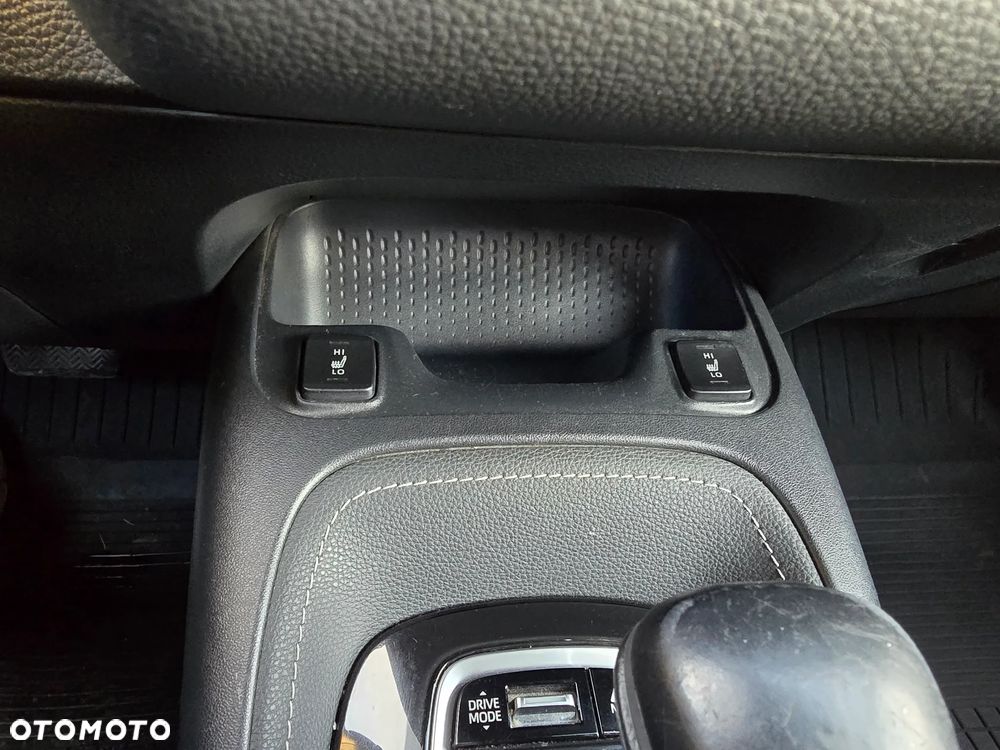 Toyota Corolla 2.0 Hybrid Comfort - 17