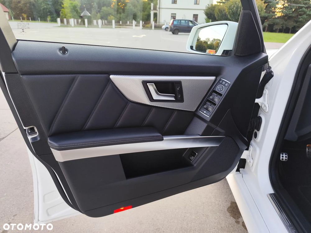Mercedes-Benz GLK - 11