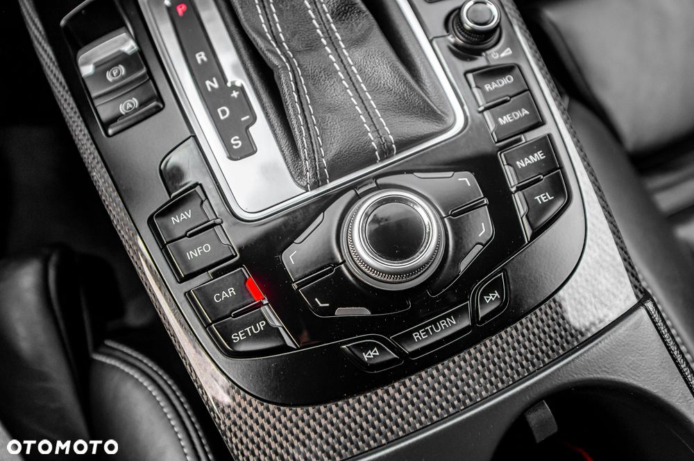 Audi S4 Avant S tronic - 34