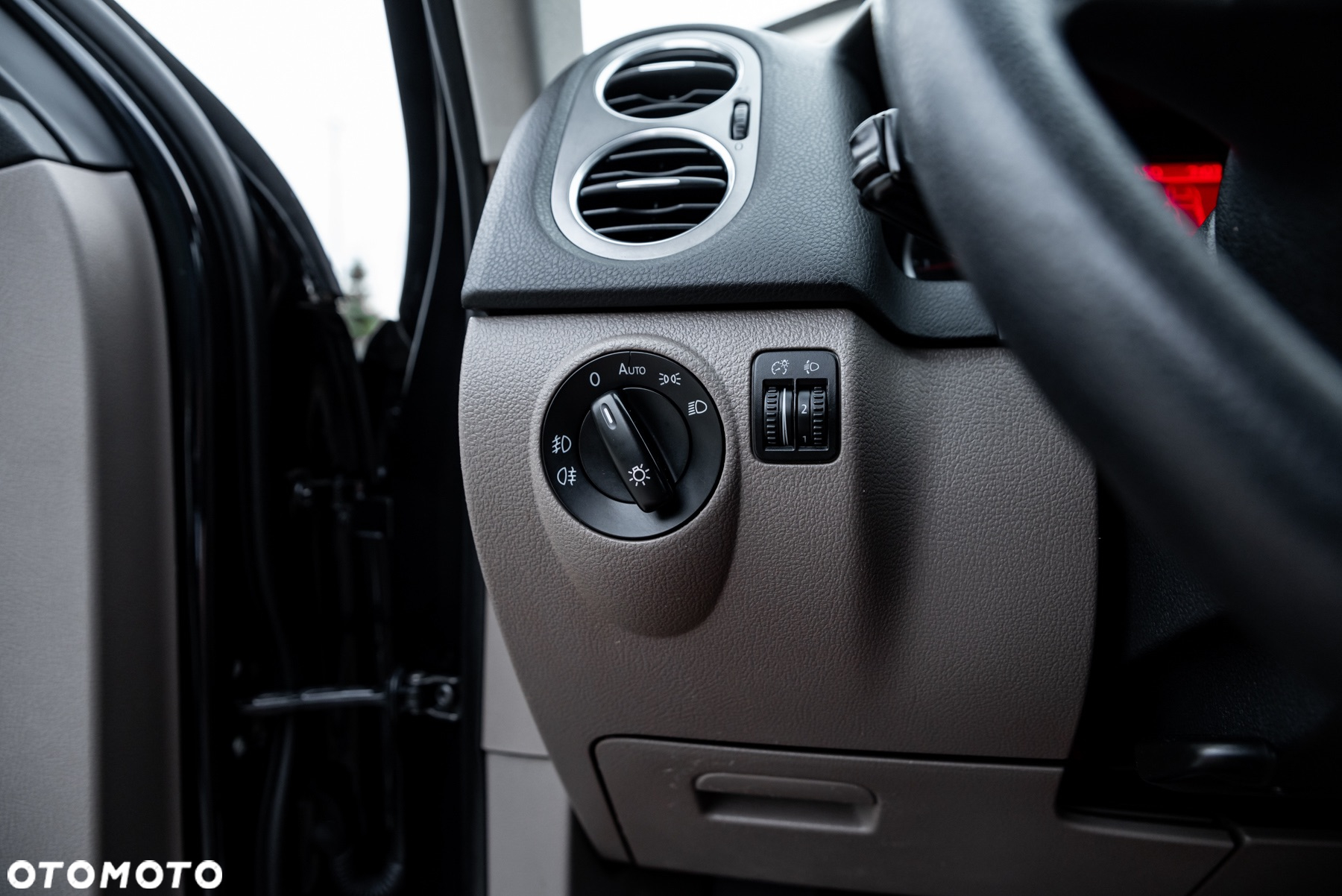Volkswagen Tiguan - 25