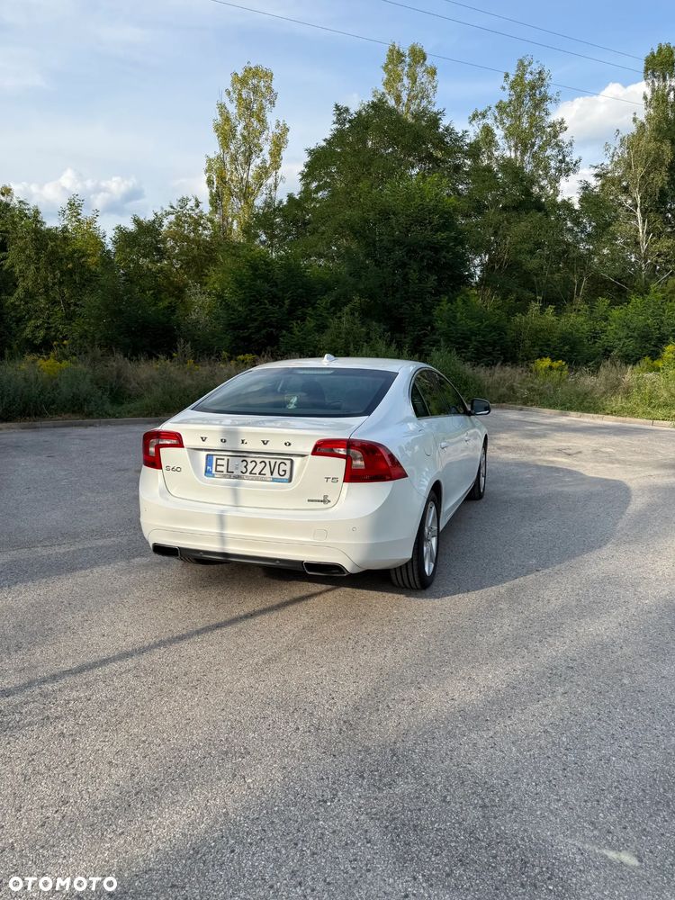 Volvo S60 2014 photo 5