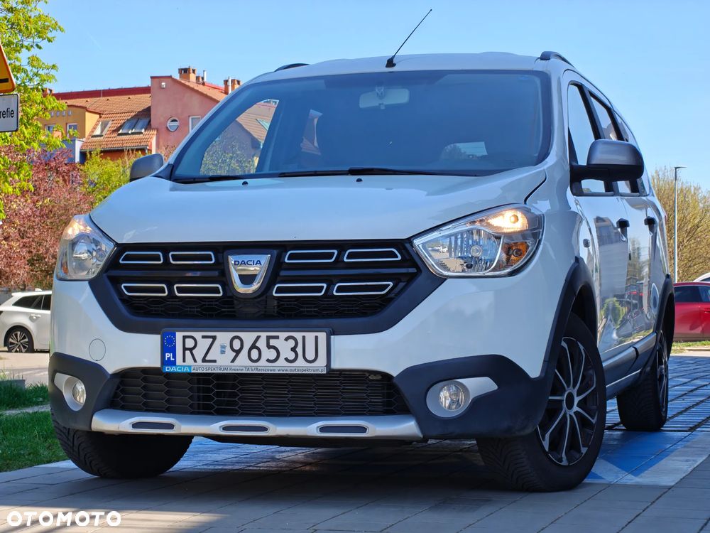 Dacia Lodgy 1.6 SCe Stepway S&S - 1