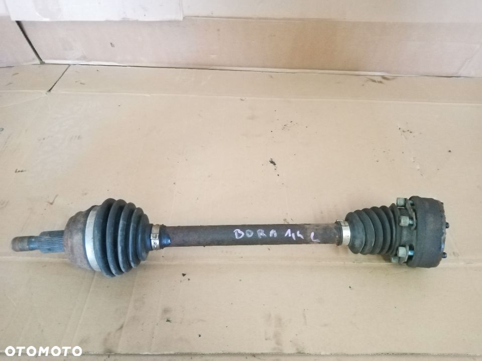 Półoś lewa krótka półośka VW Bora 1.4 16V - 1