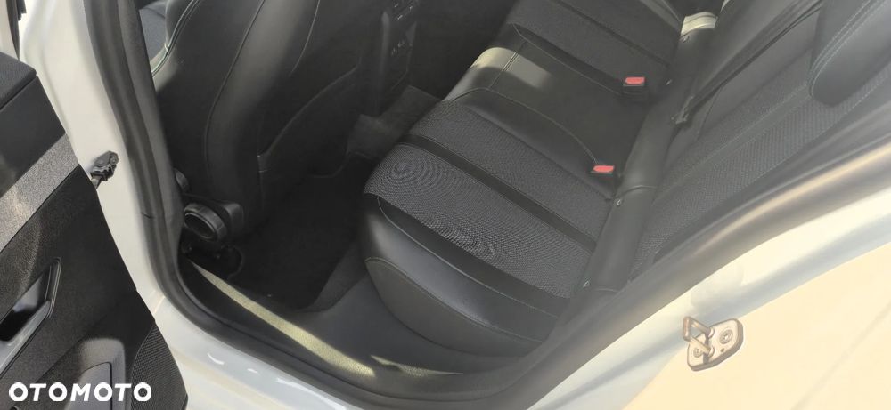 Peugeot 308 BlueHDi 130 EAT8 Stop & Start Allure Pack - 24