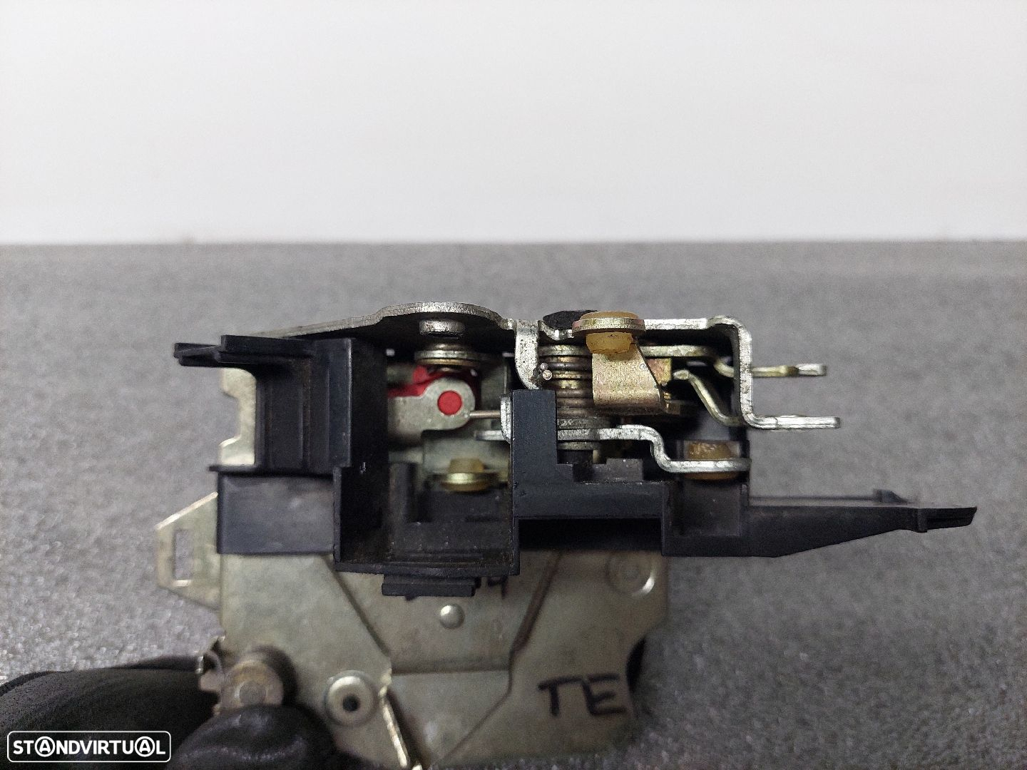 Fecho Porta Tras Esq Bmw 5 (E34) - 4