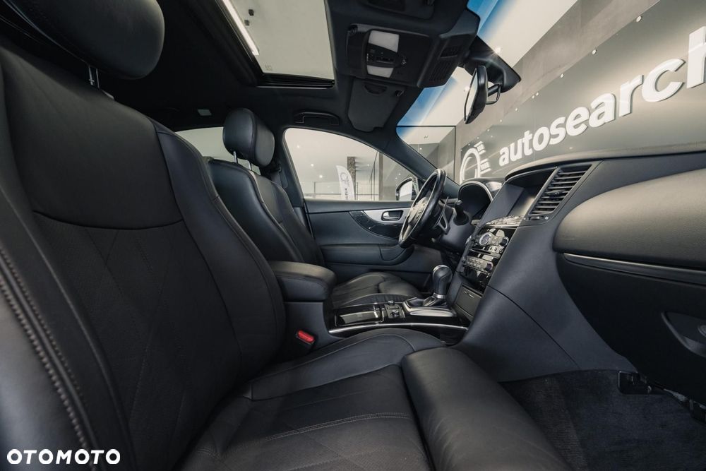 Infiniti QX70 - 32
