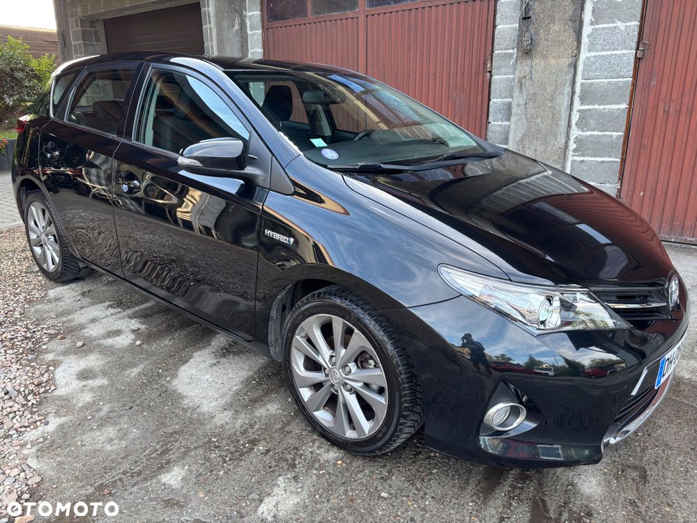Toyota Auris 1.8 HSD Luna - 1