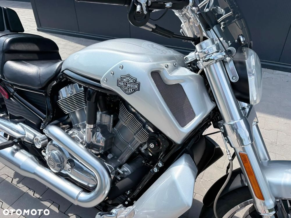 Harley-Davidson V-Rod Muscle - 17