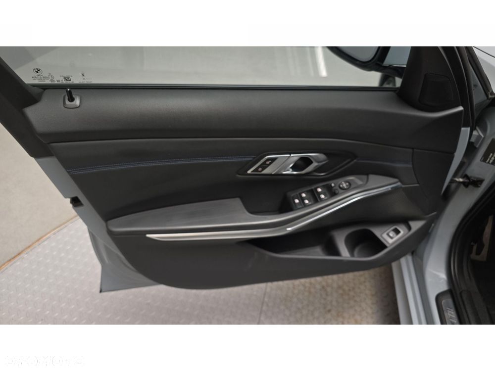 BMW Seria 3 - 17