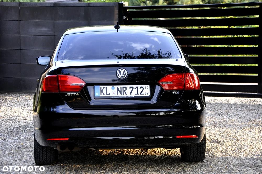 Volkswagen Jetta 2.0 TDI DSG Highline - 17