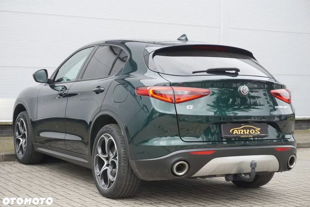Alfa Romeo Stelvio 2.0 Turbo 16V AT8-Q4 First Edition - 35