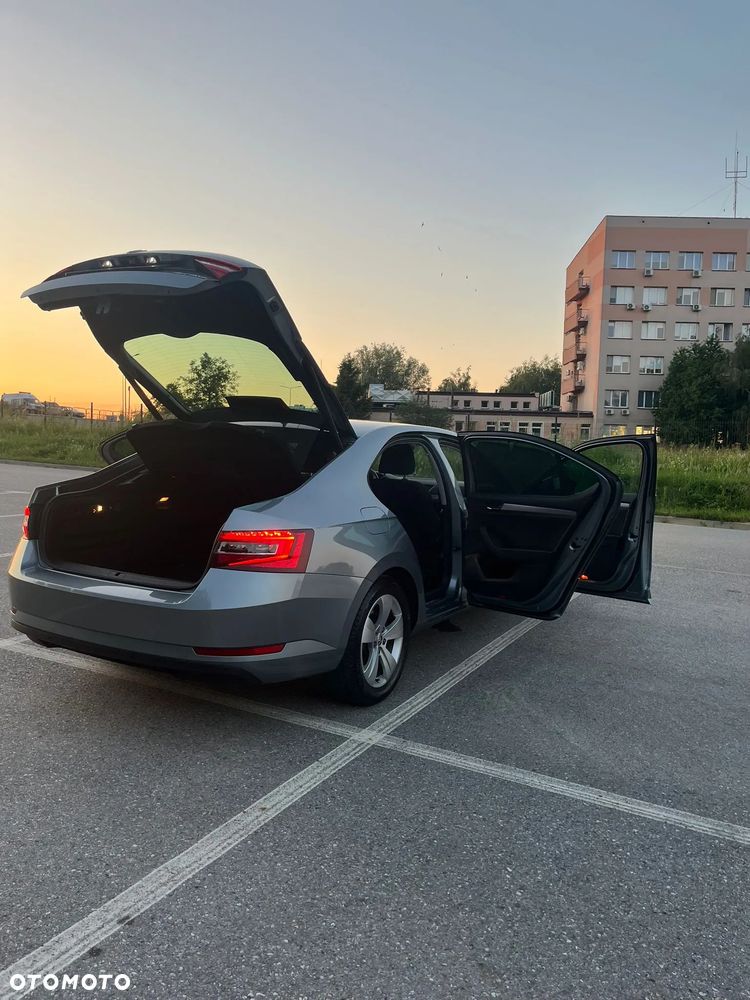 Skoda Superb 2.0 TDI Style DSG7 - 7
