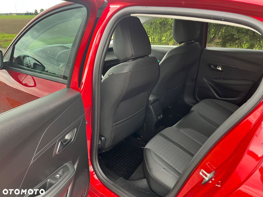 Peugeot 208 - 23