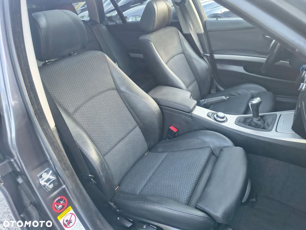 BMW Seria 3 320d Edition Sport - 22