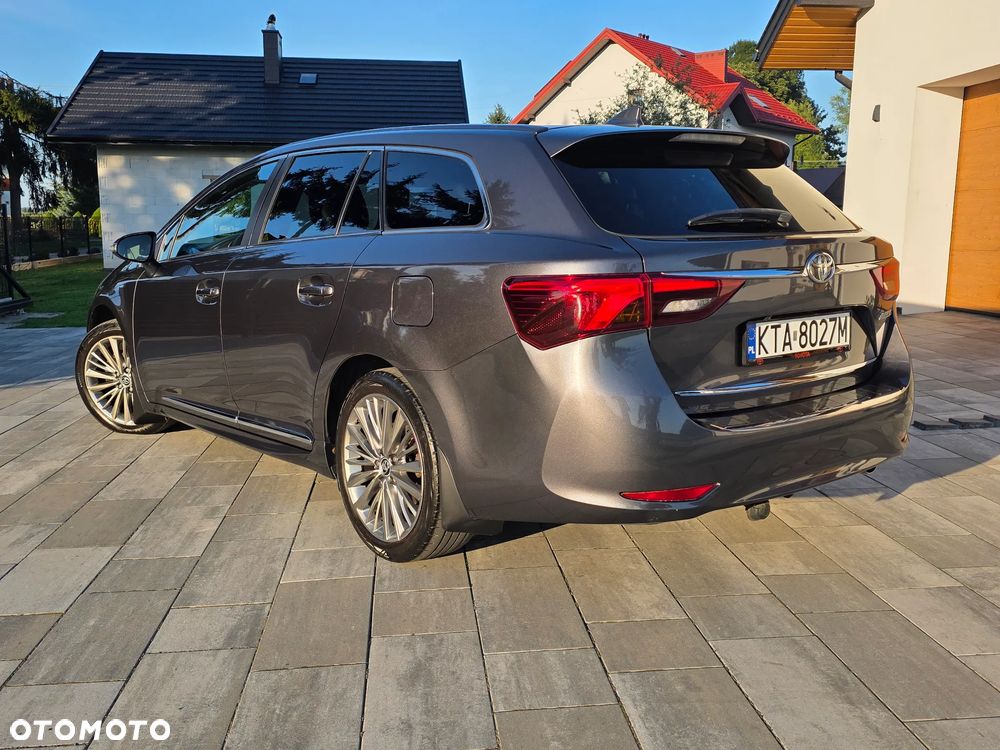 Toyota Avensis - 12