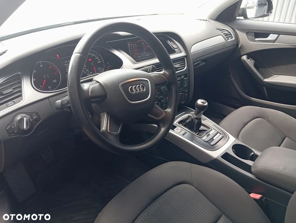 Audi A4 Avant 2.0 TDI DPF Ambiente - 8