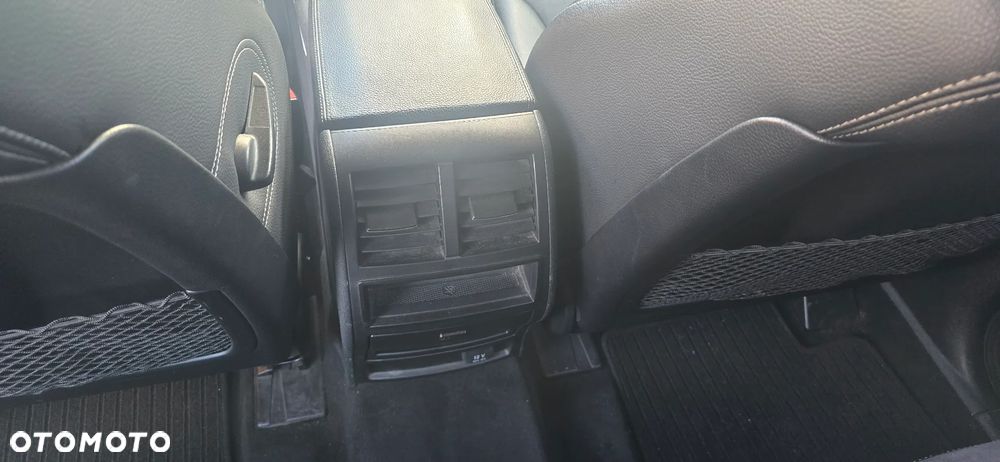 Mercedes-Benz ML 350 4-Matic - 25