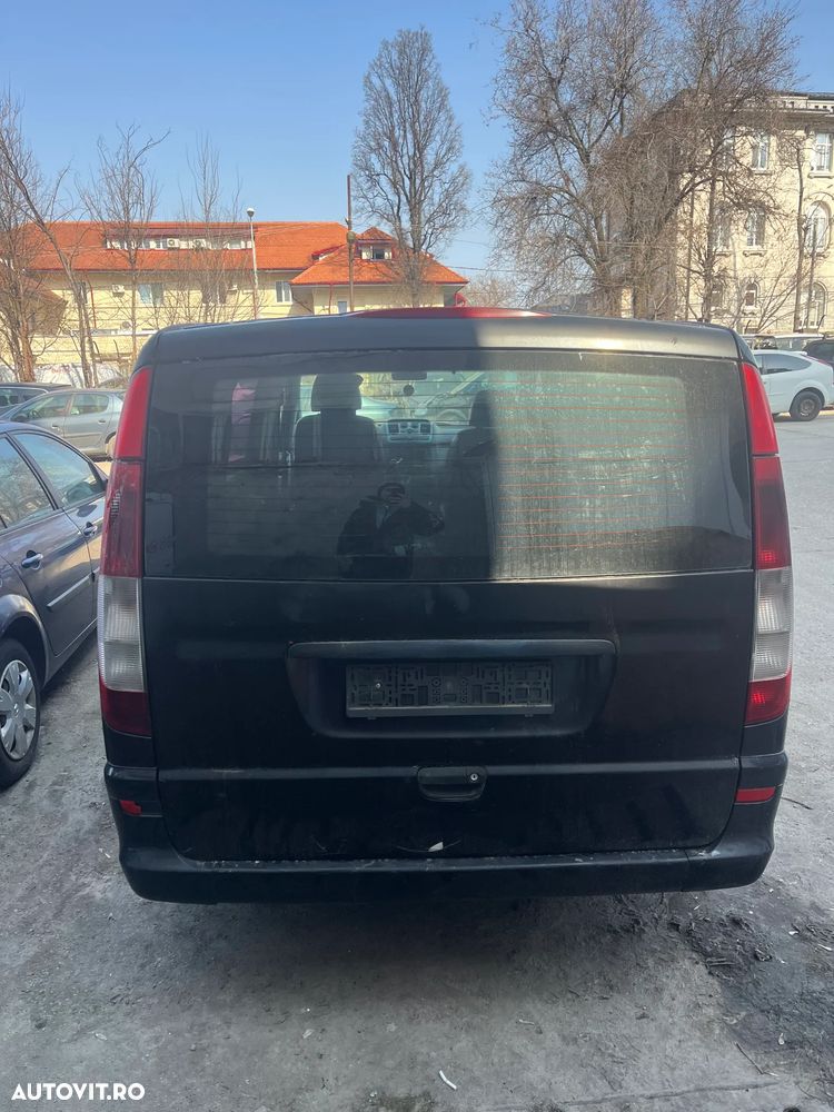 Dezmembrez Mercedes Benz Vito 2,2 CDI 2006 negru - 9