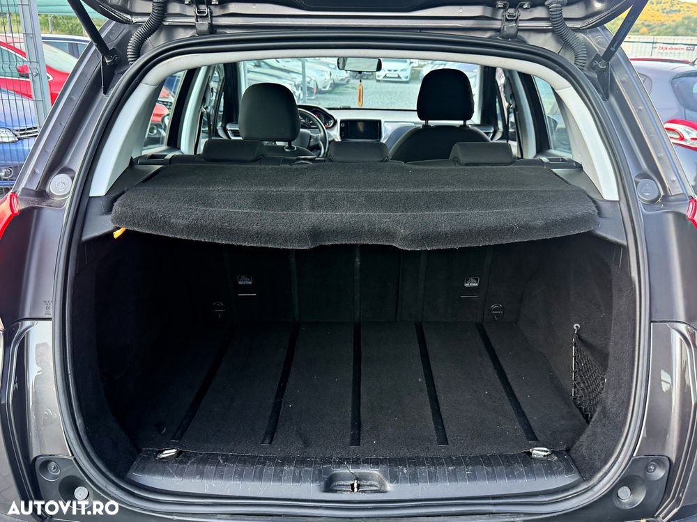 Peugeot 2008 PureTech 82 Style - 17