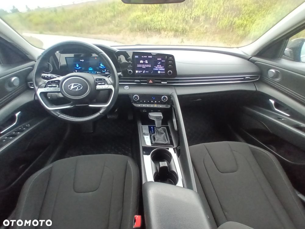 Hyundai Elantra 1.6 Smart CVT - 33
