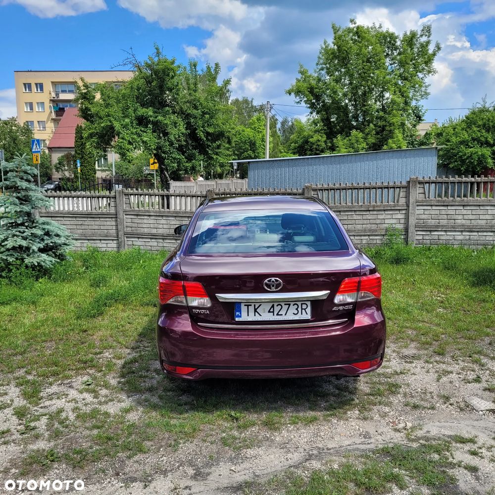 Toyota Avensis 1.8 Style - 9