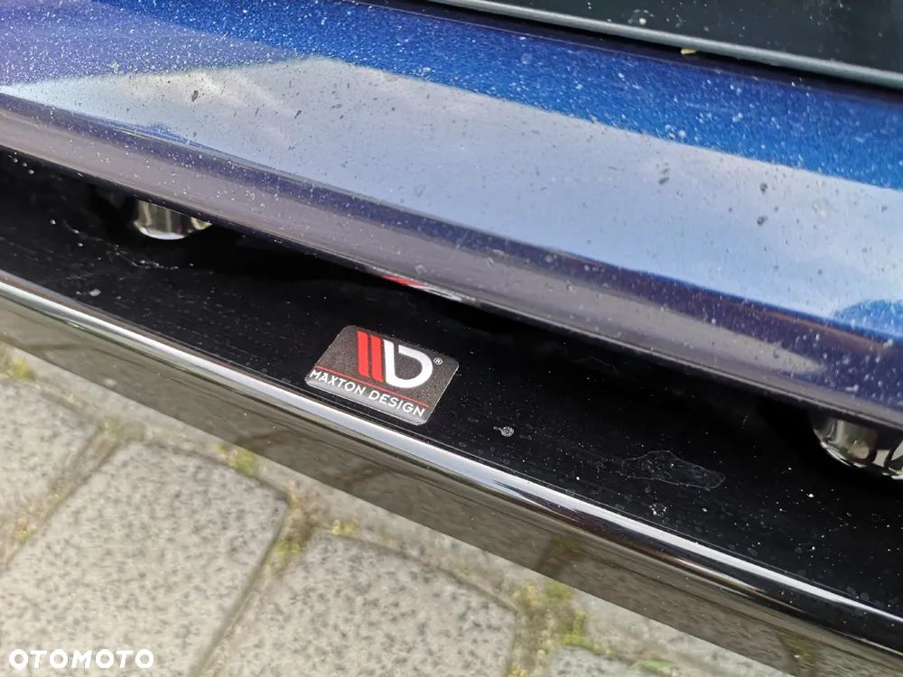 BMW Seria 7 750i xDrive sport - 13