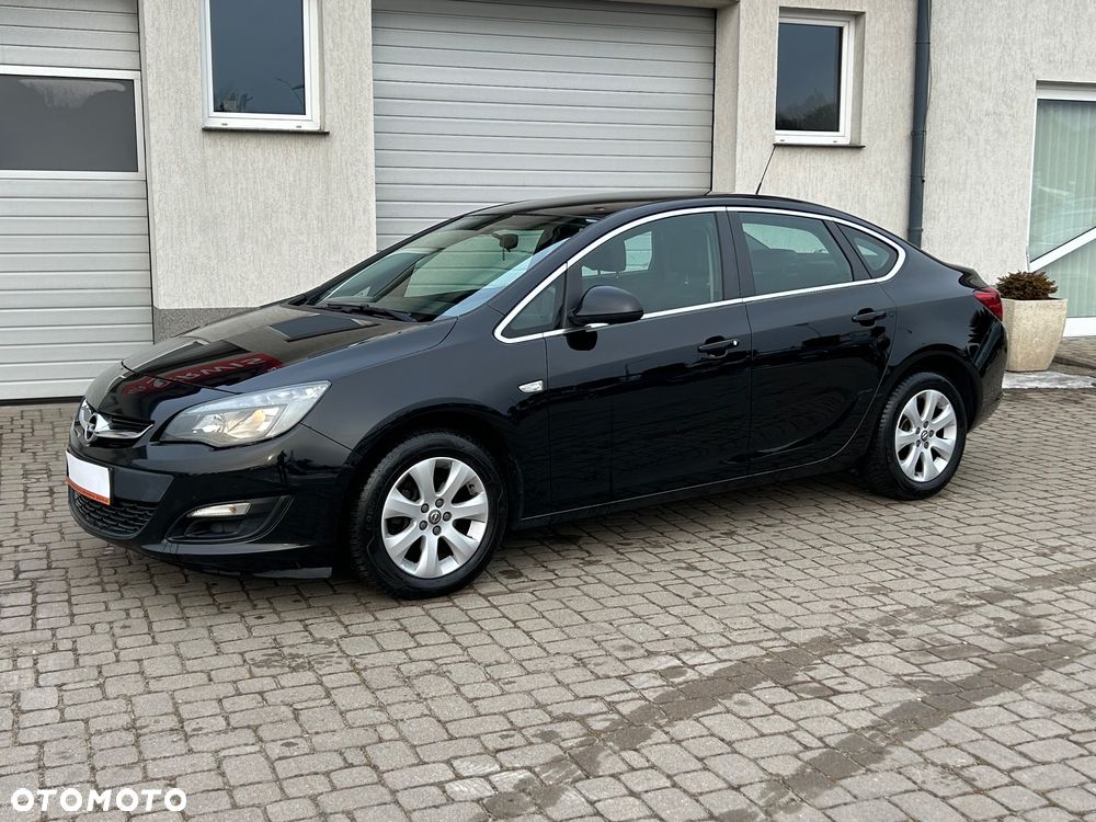 Opel Astra 1.4 T Business - 12