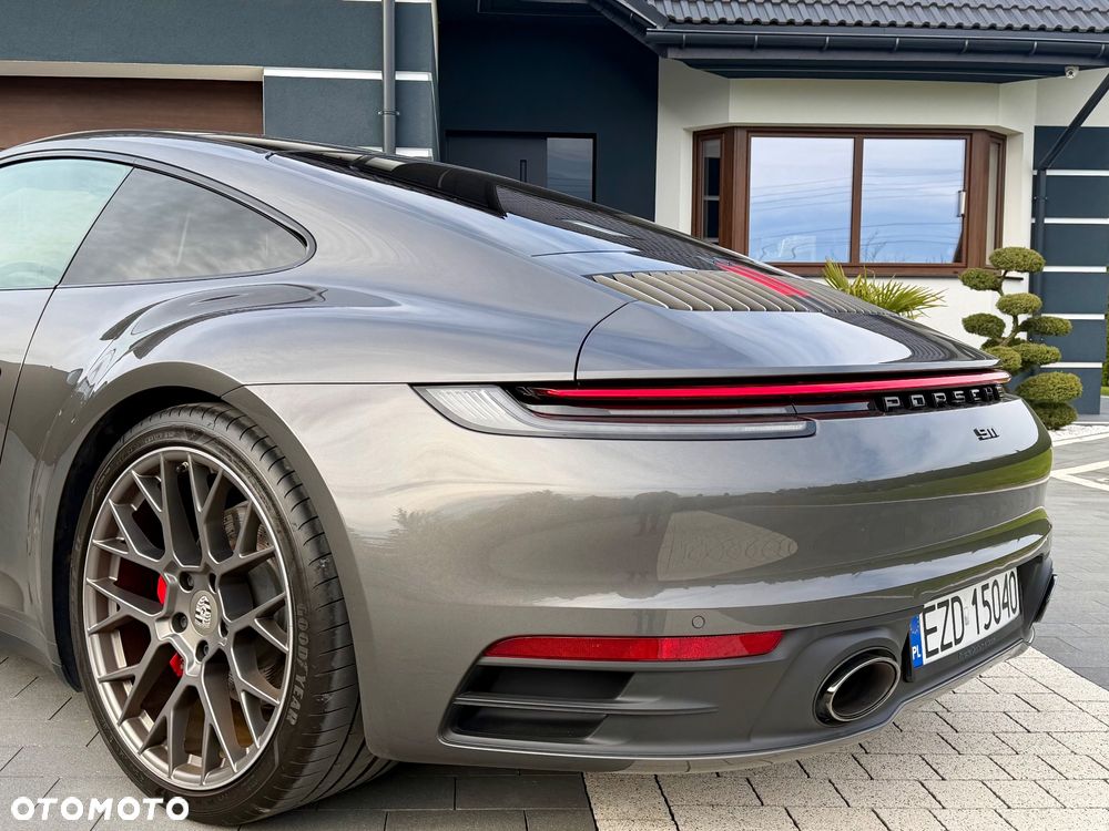 Porsche 911 Carrera 4S - 21