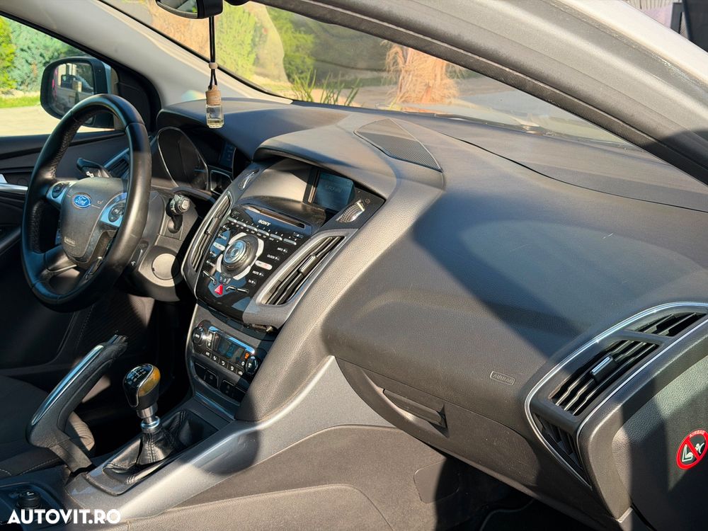 Ford Focus 1.6 TDCI DPF Champions Edition - 15