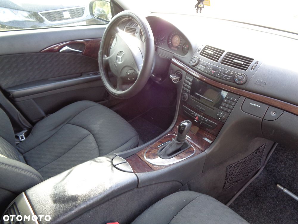 Mercedes-Benz Klasa E 200 CDI Elegance DPF - 15