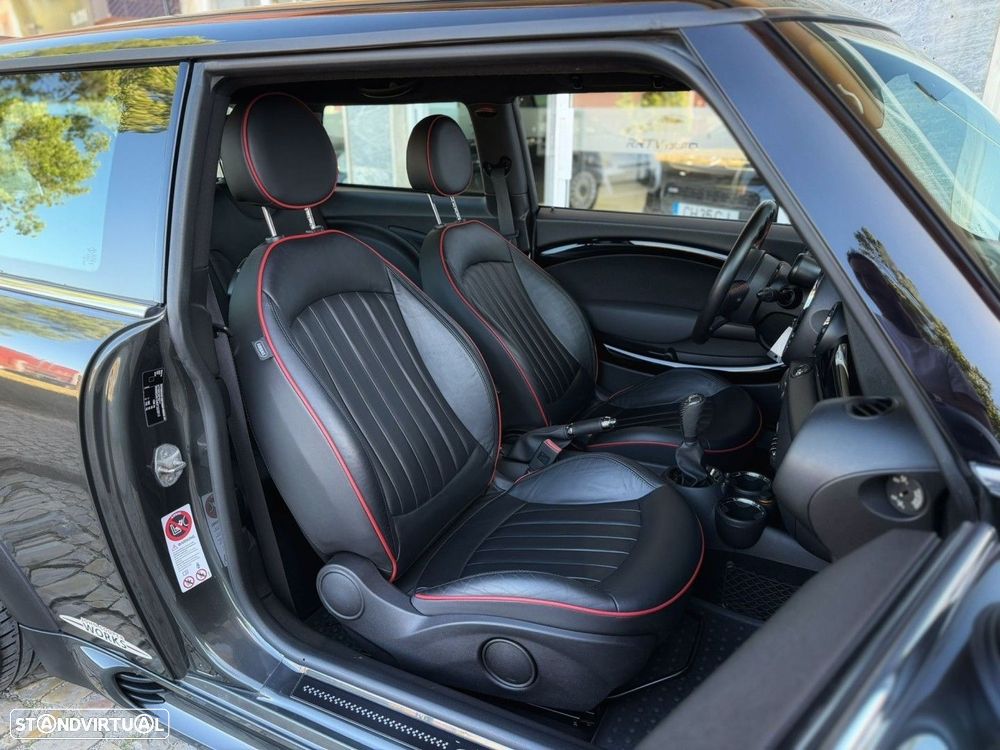 MINI 3 Portas John Cooper Works - 16