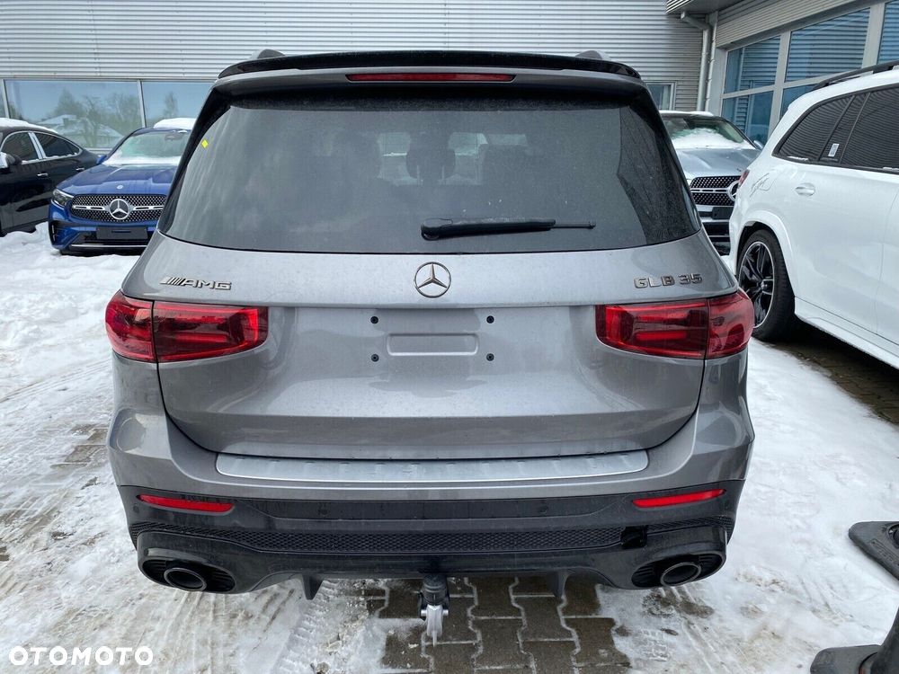 Mercedes-Benz GLB - 4