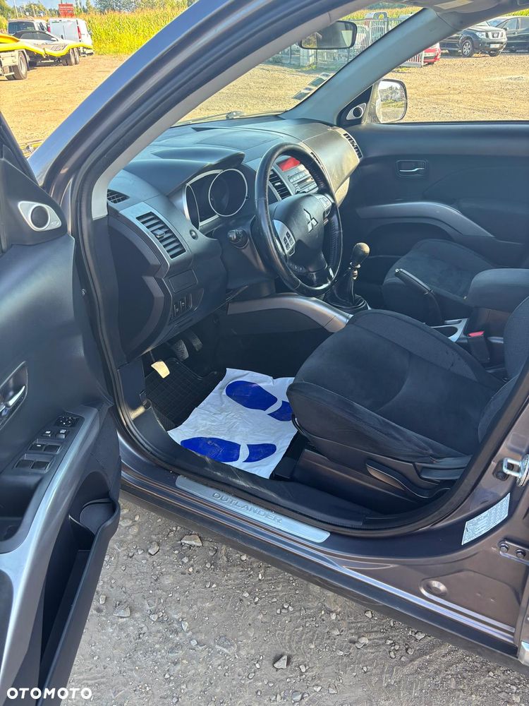 Mitsubishi Outlander 2.2 DI-D 4WD Intense - 6