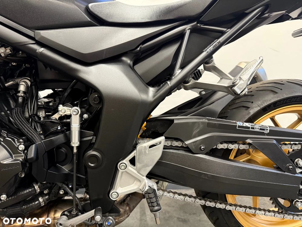 Honda Hornet - 25