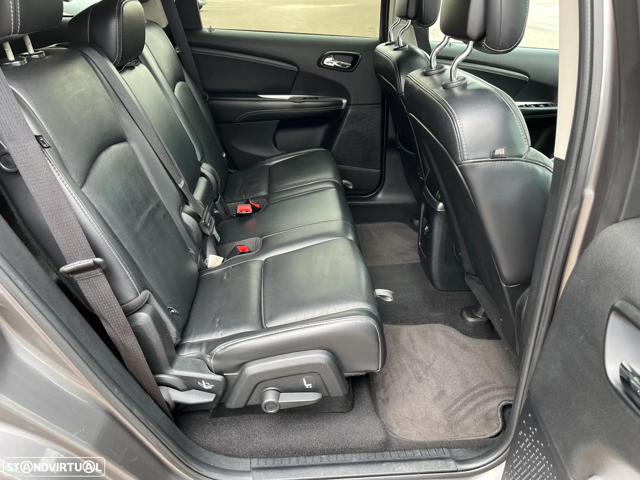Fiat Freemont 2.0 M-Jet Urban - 21
