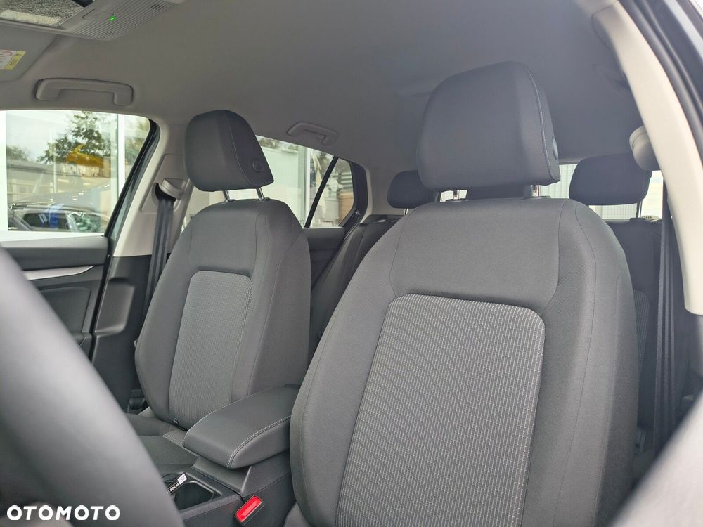 Volkswagen Golf 1.5 eTSI mHEV Pure DSG - 23