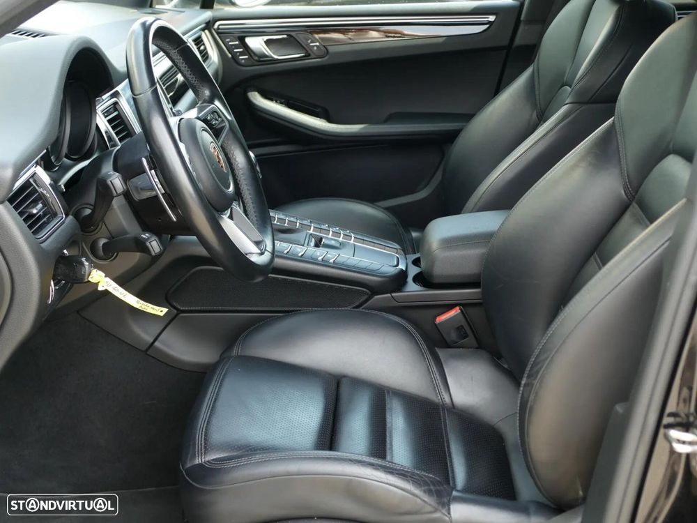 Porsche Macan S - 30