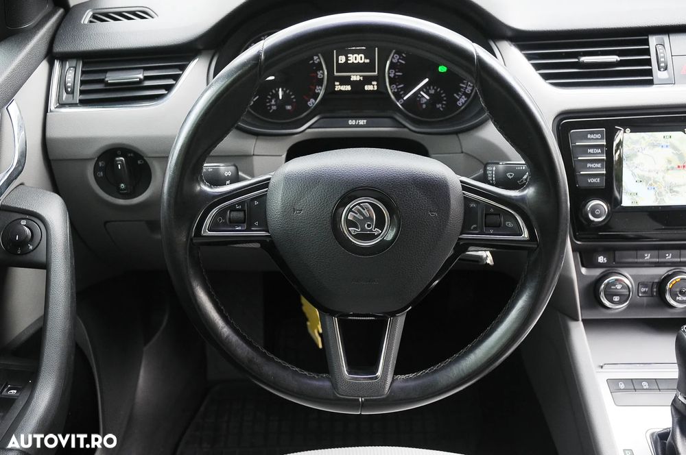 Skoda Octavia 1.6 TDI DSG Style - 12