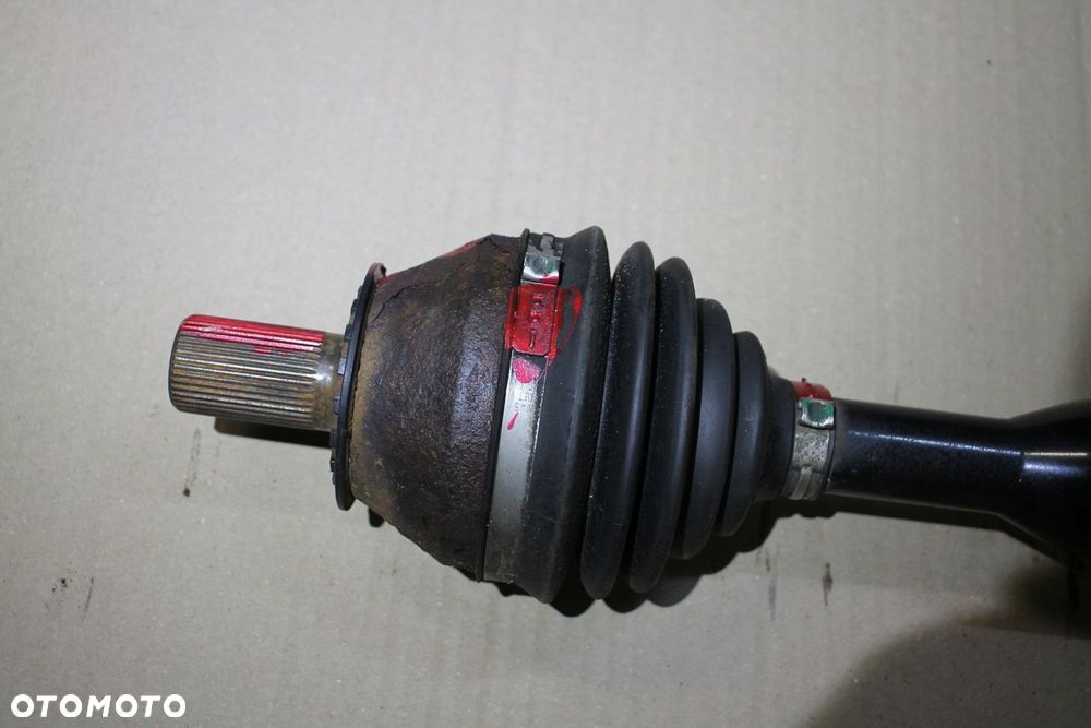 VOLVO XC60 D3,D4,D5,T6 PRAWA PÓŁOŚ P31367563 AUT - 2