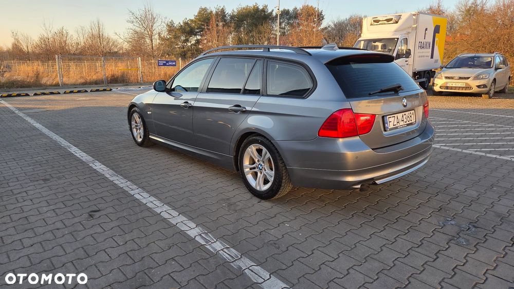 BMW Seria 3 318d DPF - 6