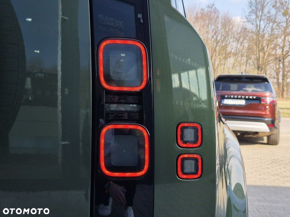 Land Rover Defender - 13