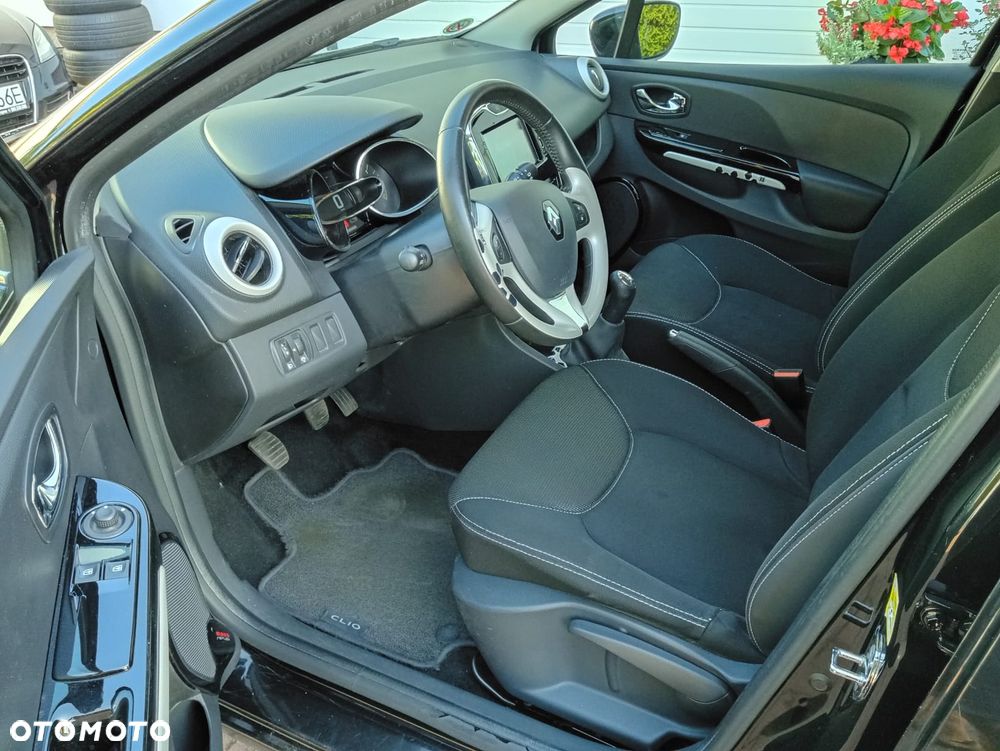 Renault Clio 1.2 16V 75 LIMITED - 11