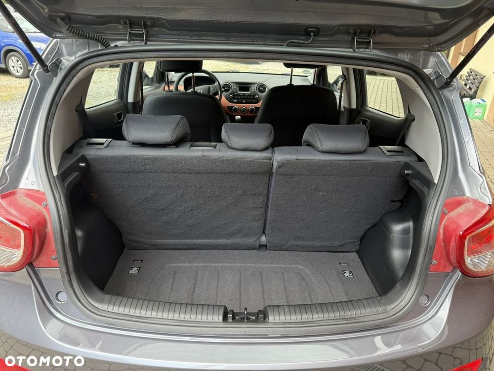 Hyundai i10 1.0 Fifa World Cup Edition - 28