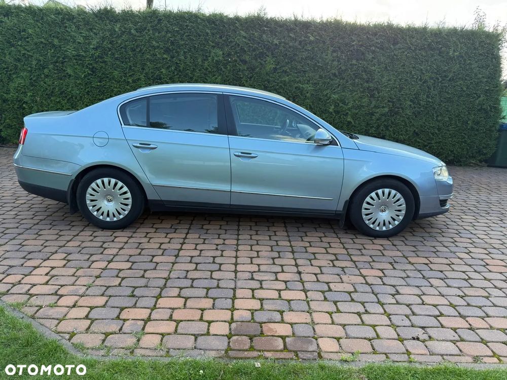 Volkswagen Passat 2.0 TDI Comfortline - 9
