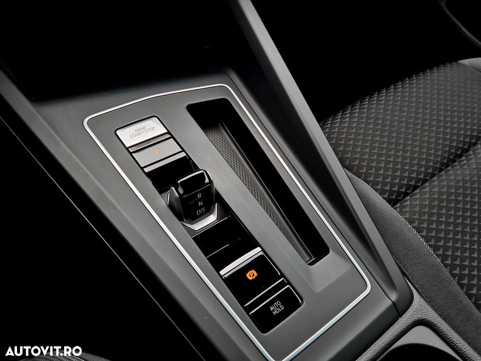 Volkswagen Golf 2.0 TDI SCR DSG Life - 15