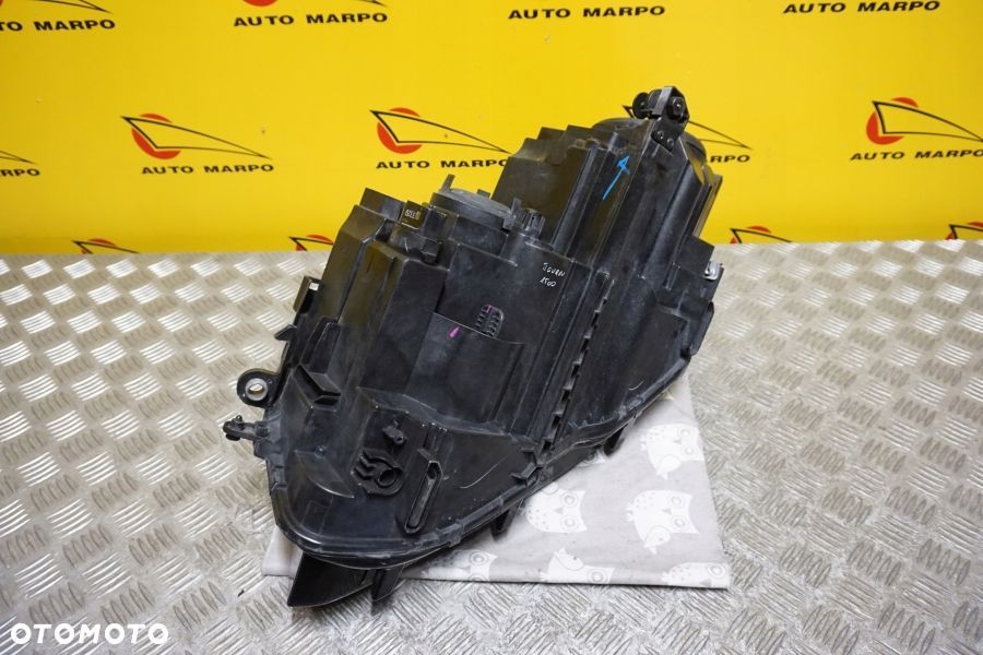 VW TIGUAN 2016 - REFLEKTOR LAMPA ZWYKŁA HALOGENOWA PRAWA USA - 9